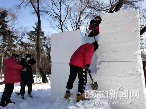 佳木斯黑悟空雪雕的苹果肌